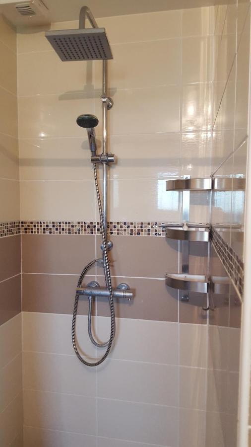 Montfaucon  1 Chambre Privative Avec Bureau Et Cuisine Dans Maison 105 M2 Montfaucon מראה חיצוני תמונה